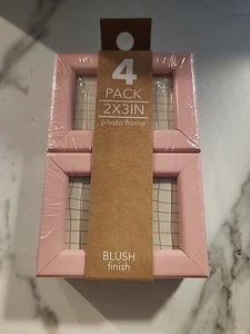 Harbortown 4 Stück 2"x3" Mini Bilderrahmen Rouge Rosa Neu in Verpackung Kunststoff Staffelei/Aufhängen - Bild 1 von 12