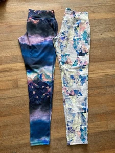 Mossimo 2 Pairs of Graphic Print Leggings LARGE Athleisure Yoga Casual - Picture 1 of 9