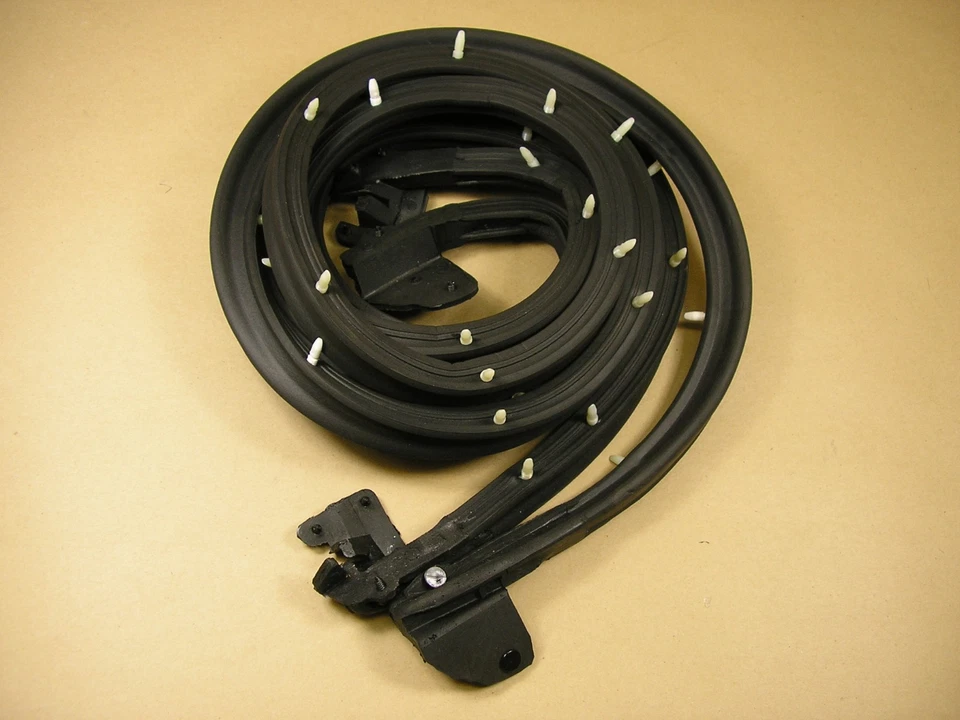 1965 1966 Pontiac Fullsize 2 Door Hardtop and Conv Door weatherstrip, C7627682RS - Image 1 of 1