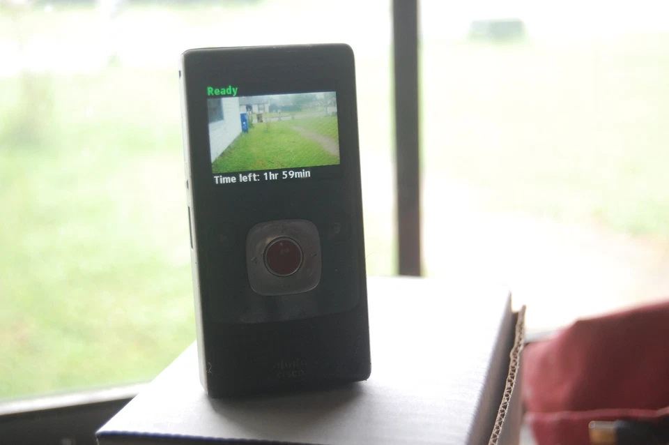 Cisco Flip UltraHD U32120 Camcorder Video Camera 3rd Gen - WORKS - Image 1 of 4