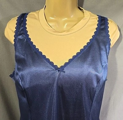 38 Camisola de nailon Cami Tank Azul marino resbaladiza suave Warner's  Foto 1 de 4