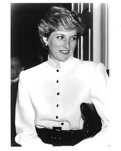 Princess Diana 8x10 photo F852 - Picture 1 of 1