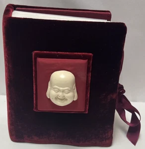 Álbum de fotos de terciopelo rojo Neiman Marcus Laughing Buddha ¡Nuevo! Stock vintage! - Imagen 1 de 16