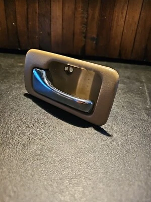 1990 1991 1992 1993 Honda Accord traseira esquerda sedã maçaneta interna da porta (1A) - Imagem 1 de 4