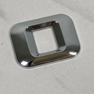 Mercedes-Benz SLK 230 1998-2004 Kompressor número emblema puerta trasera cromada Foto 1 de 4