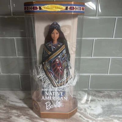 1999 Northwest Coast Barbie Nativa Americana, Bonecas do Mundo, Colecionador, Novo sem etiquetas - Imagem 1 de 4