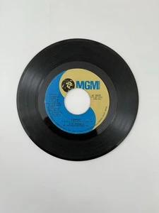 C.W. McCall - Convoy / Long Lonesome Road 7" Vinyl Single 1975 MGM Country 45RPM - Picture 1 of 2