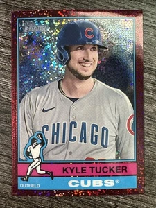 Topps Heritage 2025 - Kyle Tucker #227 - Pink Sparkle - Chicago Cubs - Imagen 1 de 2