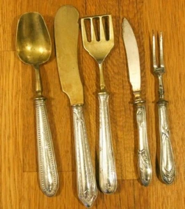 True ( Vrai) Vintage 5 Pièces Antique Vorlegebesteck Fourchettes Couteau 800er - Imagen 1 de 10
