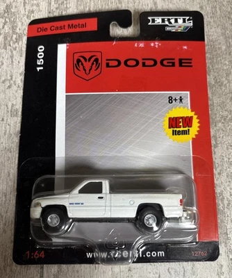 Литой под давлением пикап ERTL Dodge Ram 1500 V8 SS/T с гоночными полосками 1:64 - Изображение 1 из 4