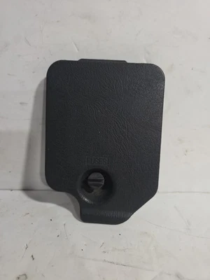 Chevy S10 Blazer GMC Sonoma 1995-1997 tablero del conductor panel de fusibles lateral cubierta puerta Foto 1 de 2