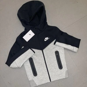 Nike Tech Fleece Grey White Black Hoodie BNWT Small / Age 8-10 Boys Kids Hoody - Picture 1 of 4