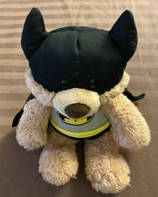 "Disfraz de murciélago-oso de Batman de Gund DC Comics oso de peluche animal de peluche de 14"" de largo" Foto 1 de 4