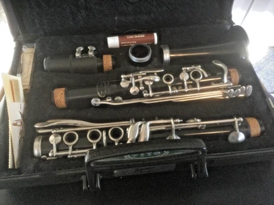 G. LeBlanc Corp. USA Clarinet Vito Reso-tone 3 Clarinet in Case VGC - Image 1 of 4