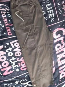 Ladies New 3 Quarter Length Cherry Berries Size, 20 - Picture 1 of 5