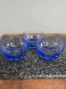 Blue glass Bowls X 3 - Bild 1 von 4