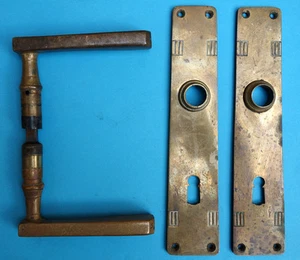 Klinke mit Langschildern, Drückergarnitur, 1920er Jahre, Messing, Art deco - Bild 1 von 5