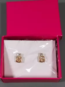 Avon Golden Rhinestone Square Stacked Pierced Classic Earrings Retro - Picture 1 of 7