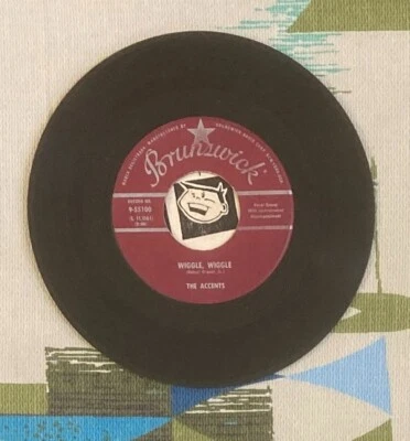 The Accents 45 Wiggle Wiggle / Dreamin' and Schemin' 1958 R&B Doo Wop VG+ - Image 1 of 2