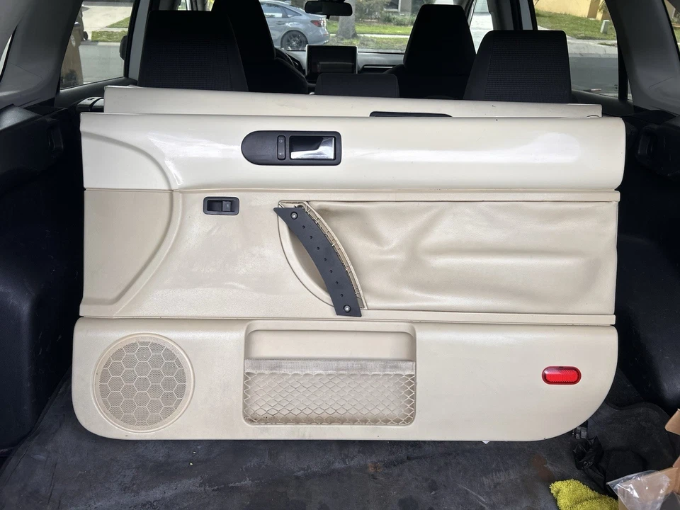 1998-2010 Volkswagen New Beetle painel de porta HARDTOP passageiro lateral creme/bege - Imagem 1 de 4