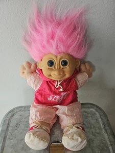 Vintage Russ Berrie Troll I Love You rosa Haare Trainingsanzug Troll Puppe - Bild 1 von 5