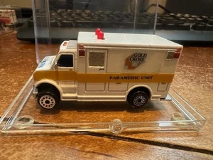 Unidad paramédica ambulancia Gold Cross diecast 1/64 SUELTA - Imagen 1 de 1