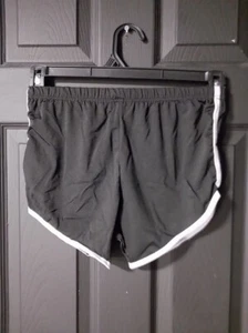 Running shorts - Picture 1 of 3