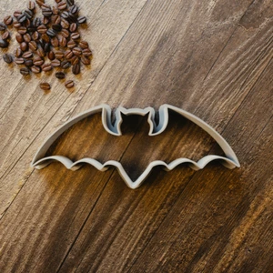 Bat Cookie Cutter - Fondant - 3 Sizes - Halloween - Instagram - Picture 1 of 3