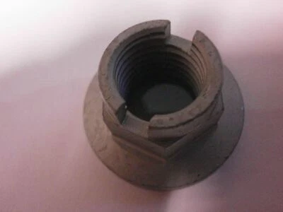 RYH500116 Rear Stabiliser Spindle Rod Nut Range Rover Sport Discovery 3 & 4 - Image 1 of 4