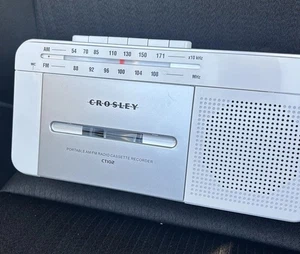 Radio y reproductor de casete Crosley CT102 RW AM/FM Bluetooth ¡FUNCIONA!! - Imagen 1 de 6
