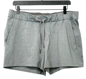 Pantalones Cortos Lululemon Talla 12 Para Mujer Sobre la Mosca Gris Jaspeado Pizarra 2.5" Tiro Medio - Imagen 1 de 7