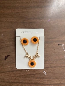 Gold Tone Black & Yellow Sunflower Earrings And Necklace Set - Picture 1 of 3