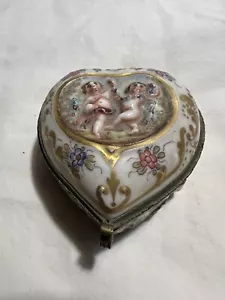 Antique Italian, Capodimonte Porcelain Dresser Box cherubs - Picture 1 of 7