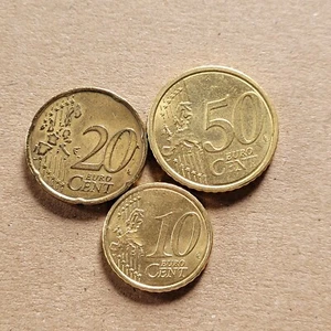 LOTTO 3 MONETE EUROCENT 10 20 50 CENTESIMI IITALIA con ERRORE/DIFETTO di conio - Foto 1 di 13
