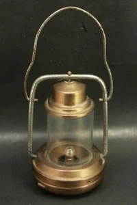 Brass Chas Beseler Co. Linterna de batería - Imagen 1 de 5