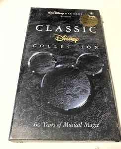 Classic Disney Collection: 60 Jahre musikalische Magie 4 CD Set & Buch NEU (lesen) - Bild 1 von 5