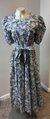 Pre-owned Vintage Laura Ashley Lavender Floral Print Maxi Dress Size 6 - Image 1 of 4