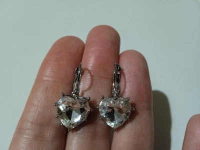 Orecchini colore argento con pietra modello cuore a monachella donna - Immagine 1 di 3