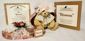 GALLERY TEDDY BEARS “Blossom” Christy Firmage #0693 Hatbox & Bear - Picture 1 of 4