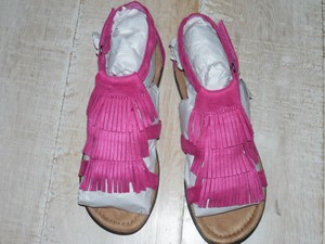 minnetonka girls sandals