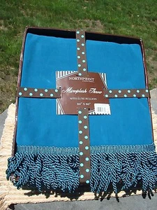 NORTHPOINT Microplush Throw Blanket ...50 X 60 inches... New in Box - Picture 1 of 3