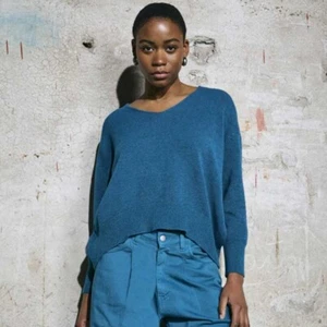 Maglioncino H2O scollo V vestibilità over tre colori disponibili modello MIKU  A - Imagen 1 de 1