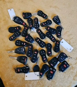 Dodge Chrysler Key Fob Lot (30) Untested Older Models Bulk - Foto 1 di 11