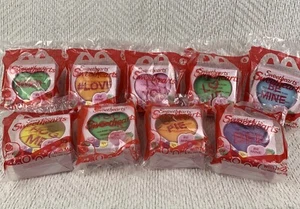 McDonalds Happy Meal Sweethearts Süßigkeiten Valentinstag Plüsch Schlüsselanhänger 2015 Menge 9 - Bild 1 von 15
