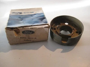 Flangia piantone sterzo volante NOS Ford Pick-Up F100-350 gr. diametro D3TZ-3511-A - Foto 1 di 2