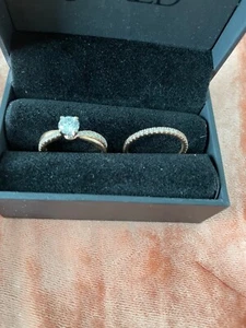 wedding ring set. Jared-galleria. Rose gold .69 with band diamonds. GSI, F, SI1 - Picture 1 of 7