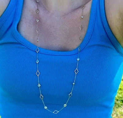 Caprichoso collar de trébol de oro amarillo de 18 quilates Estate JudeFrances Foto 1 de 4