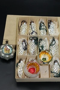 Konvolut Weihnachtskugeln Zapfen usw. DDR und älter - Bild 1 von 4