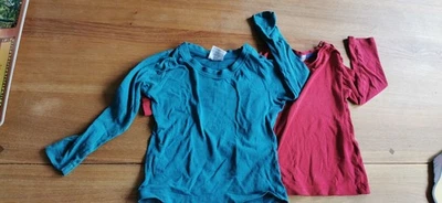 2 Langarmshirts, rot und petrol blau, Gr. 86/92 impidimpi, H&M - Bild 1 von 3