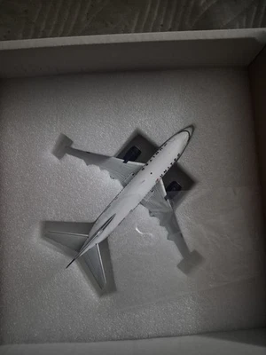 United Boeing 737-500 N927UA JC Wings JC2UAL0243 XX20243 escala 1:200 Foto 1 de 4